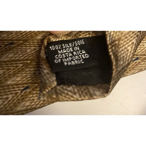 Mens Bill Blass 100% Silk Necktie Brown Navy 57Lx4W Abstract Peacock Feathers - Picture 3 of 7